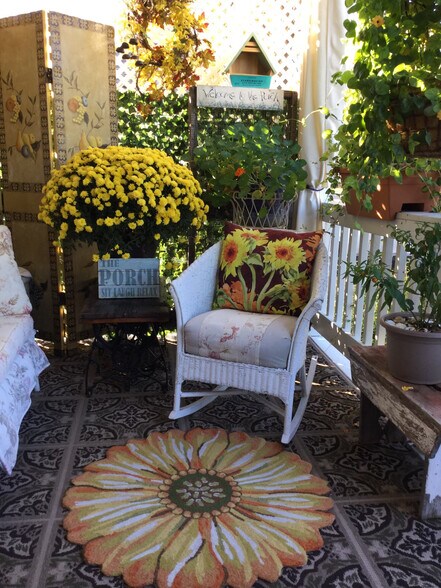 Front Porch - 124 Spruce St