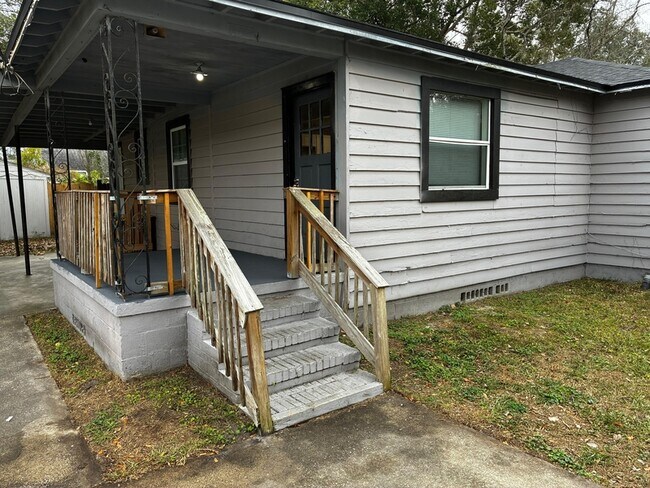 Building Photo - 3532 Crassia St