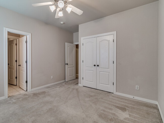 Building Photo - 2044 Sq. Ft. Home- Gated Community with a Pool/Club House-Edmond Schools- Lawn Care Included