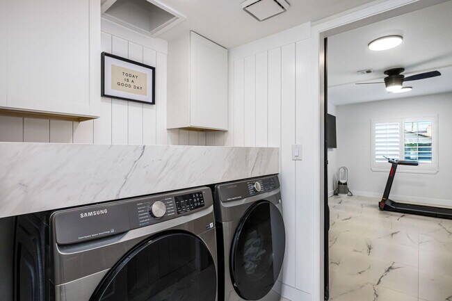 Building Photo - 76817 Manor Ln