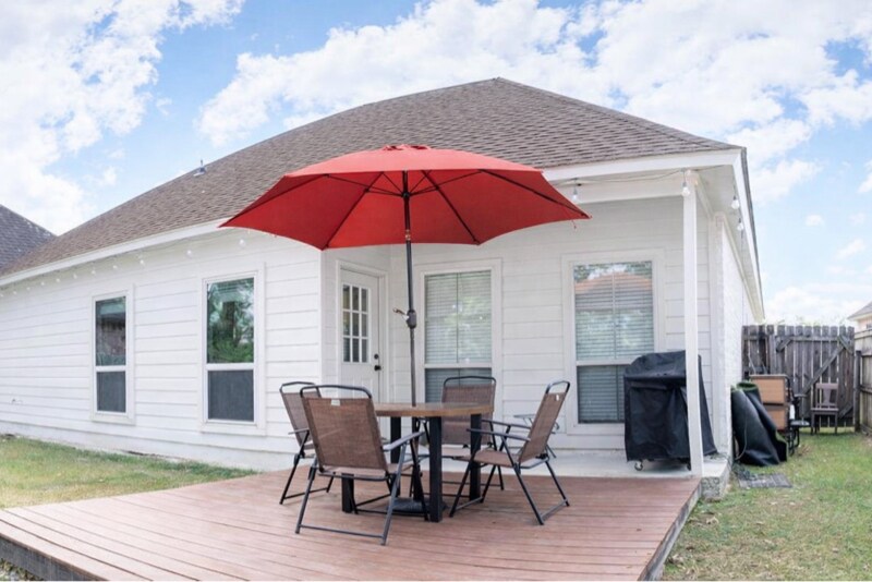 Building Photo - 16027 Belle Brittany Ave