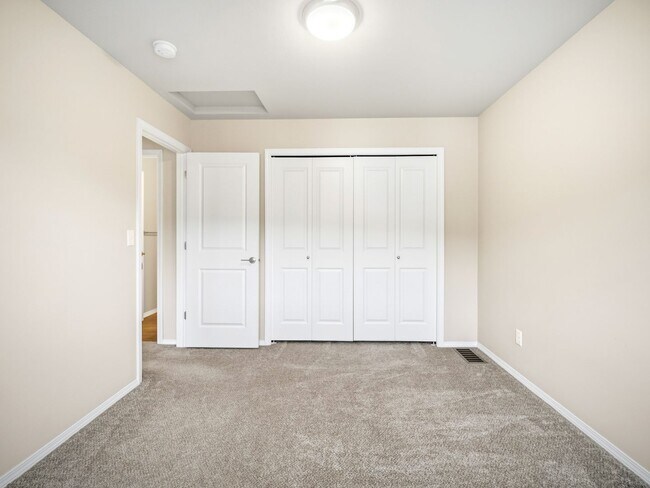 Building Photo - Charming North Spokane Home in a Quiet Neighborhood ? Limited-Time Move-In Special: Half Off Your...