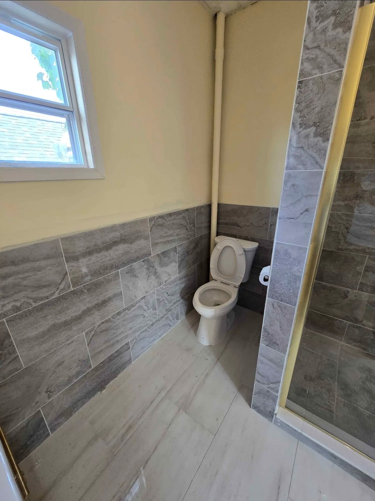 Building Photo - 541 5th Ave