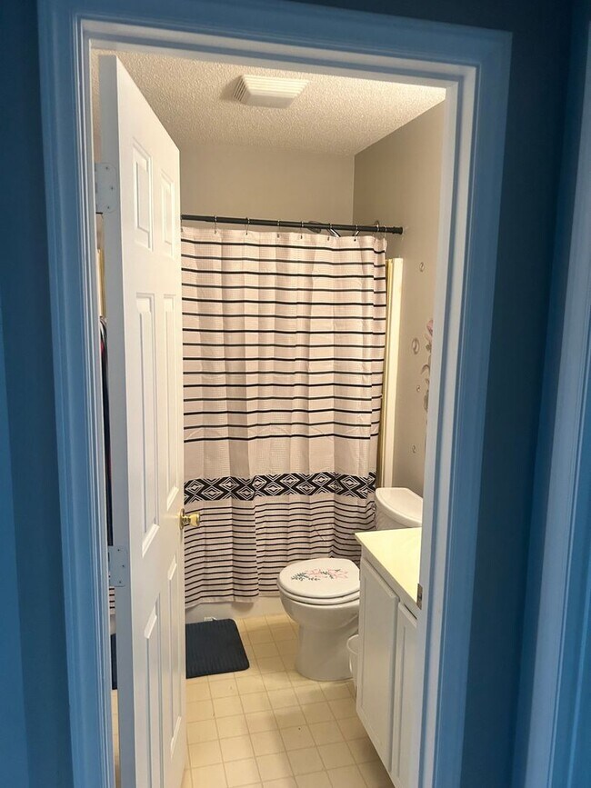 Building Photo - Charming 3BR House in High Point