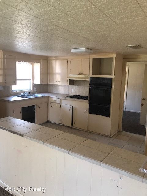 Building Photo - 3 br, 1 bath House - 204 Montgomery St