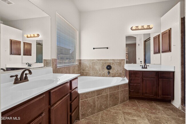 Building Photo - 369 Emerald Acres St
