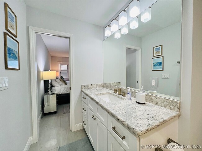 Building Photo - 9400 S Ocean Dr