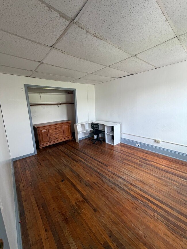 Building Photo - 228 W Jackson St
