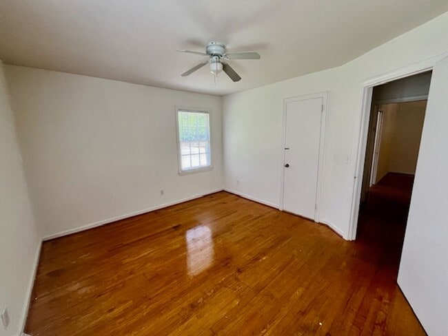 Building Photo - 1519 Harborview Road