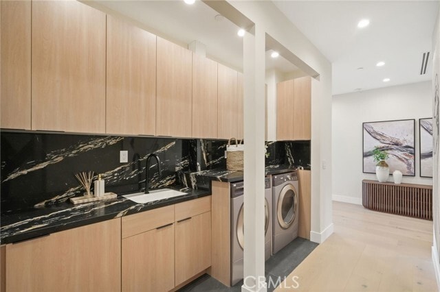 Building Photo - 4551 Alonzo Ave