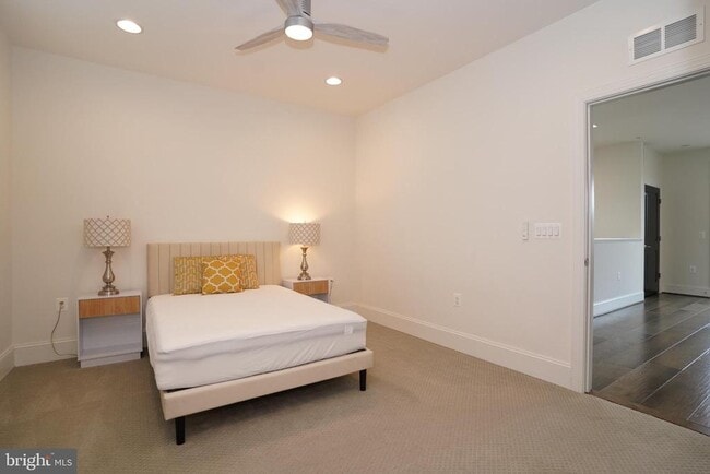 Building Photo - 44655 Provincetown Dr