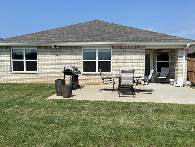 Building Photo - 107 Daymark Dr