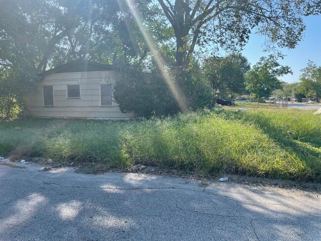 Primary Photo - 5782 Belcrest St