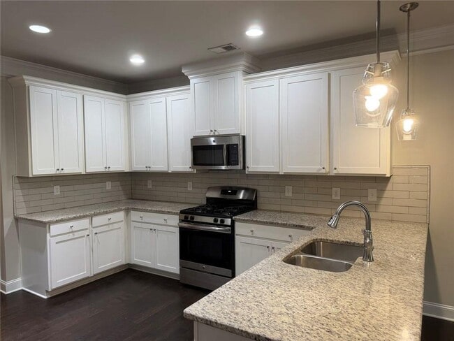 Building Photo - 3772 Ledgemont Dr