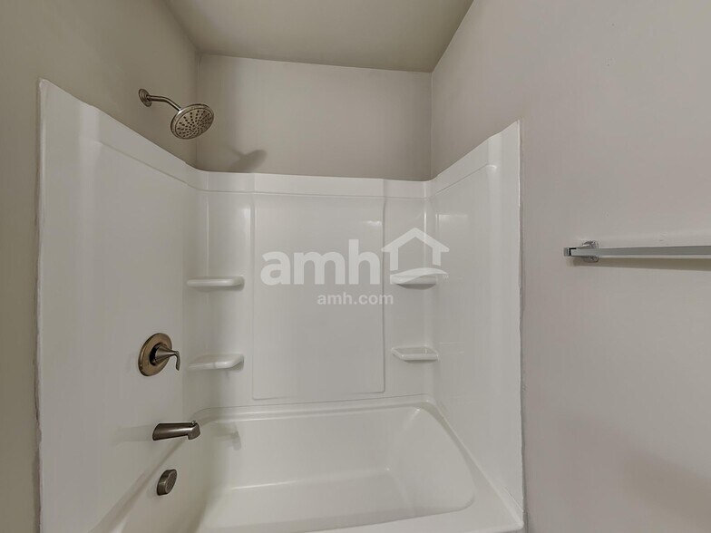 Building Photo - 108 Landsdown Xing