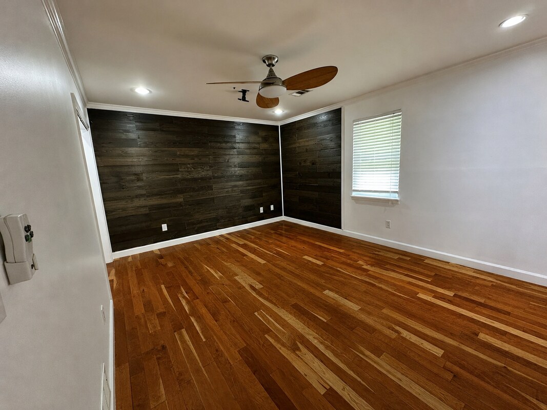 Building Photo - 3305 Newcastle Way SW