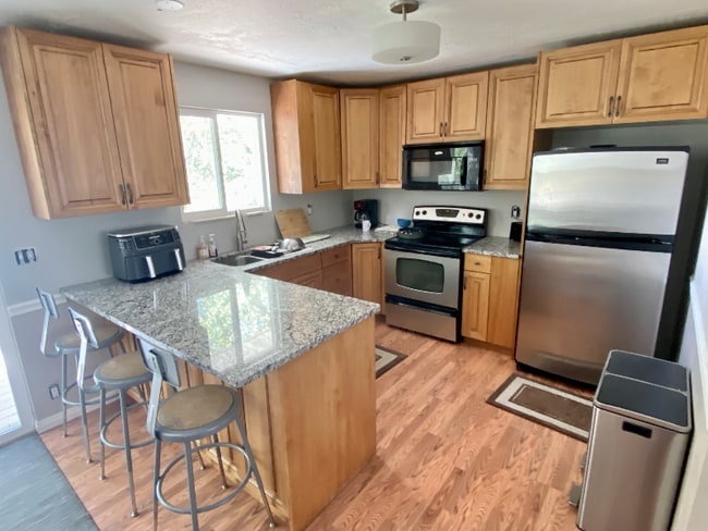 Building Photo - 11540 Sandy Creek Dr