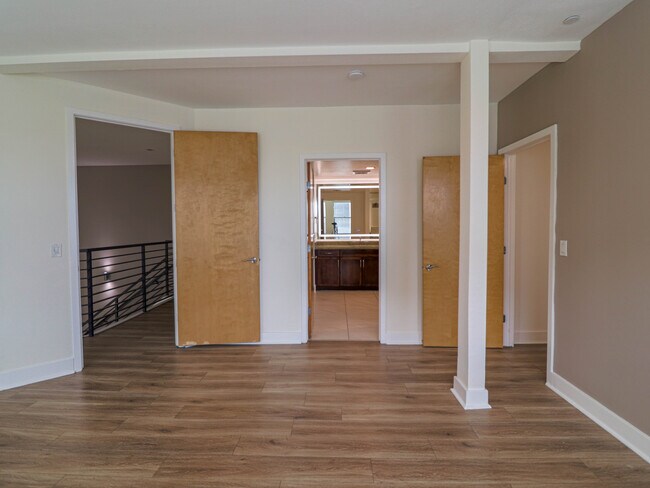 Building Photo - 575 Elm Ave