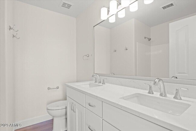 Building Photo - 10410 E Morning Star Dr