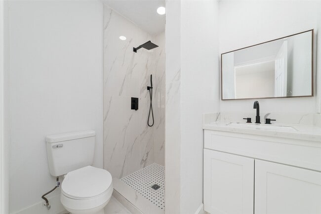 Building Photo - 13330 Agarita Ln