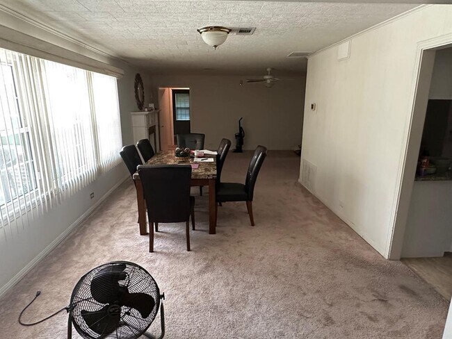 Building Photo - 5419 Blythewood St
