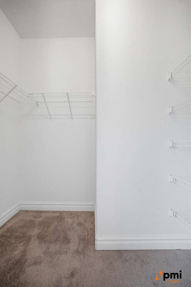 Building Photo - Stunning 5 Bedroom Waterfront Home with 2 car garage