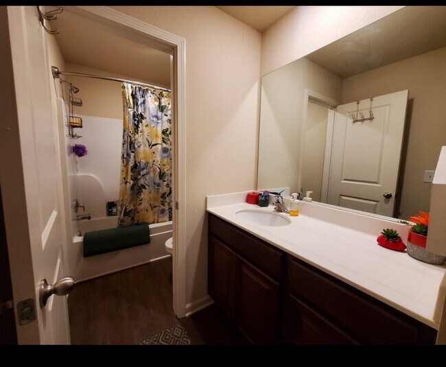 Building Photo - 157 Innis Brk Cir