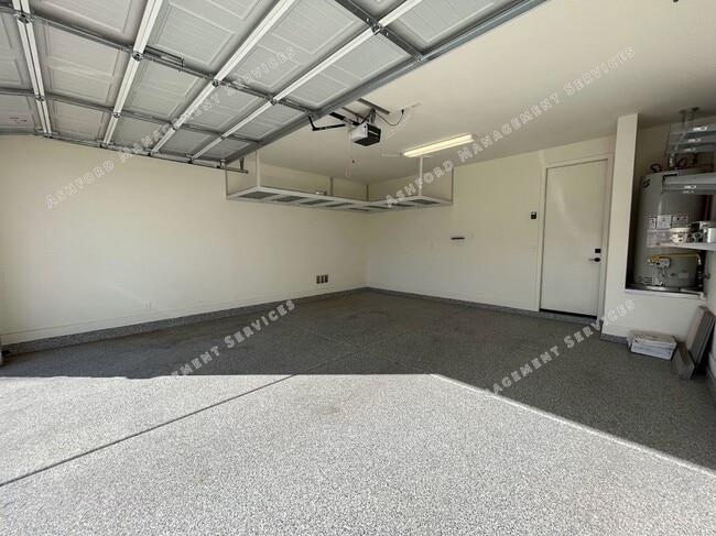 Building Photo - BEAUTIFUL 3 BEDROOM 2 BATHROOM HOME IN PEORIA