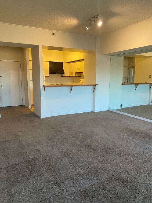 Building Photo - Sweeping views of the Berkeley hills from the 19th floor of Pacific Park Plaza in Emeryville!