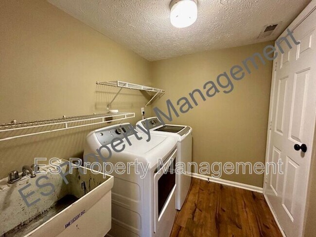 Building Photo - 7580 Sycamore Grove Ct