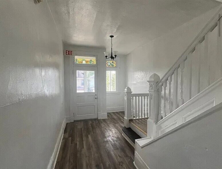 Building Photo - 1425 Methyl St