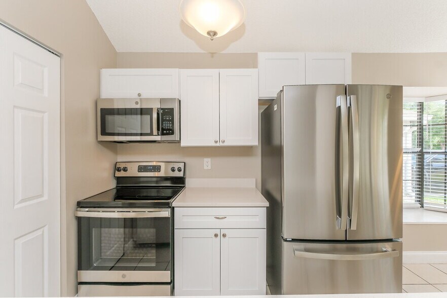 Building Photo - 623 Bellingham Pl