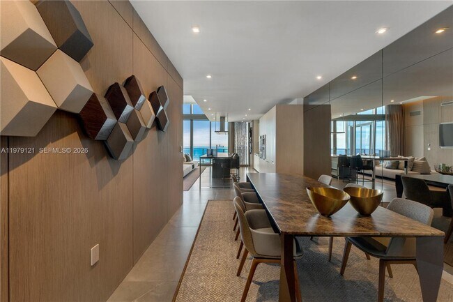 Building Photo - 15701 Collins Ave