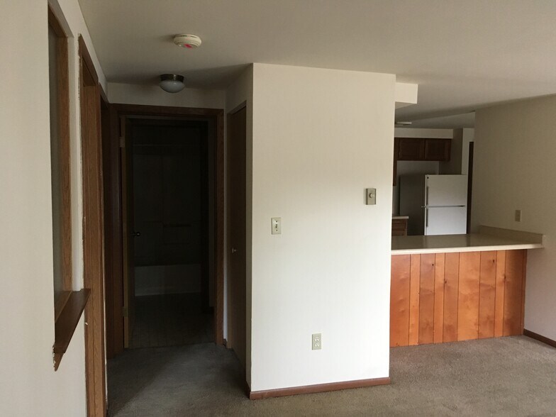 to bathroom - 10700 W Grange Ave