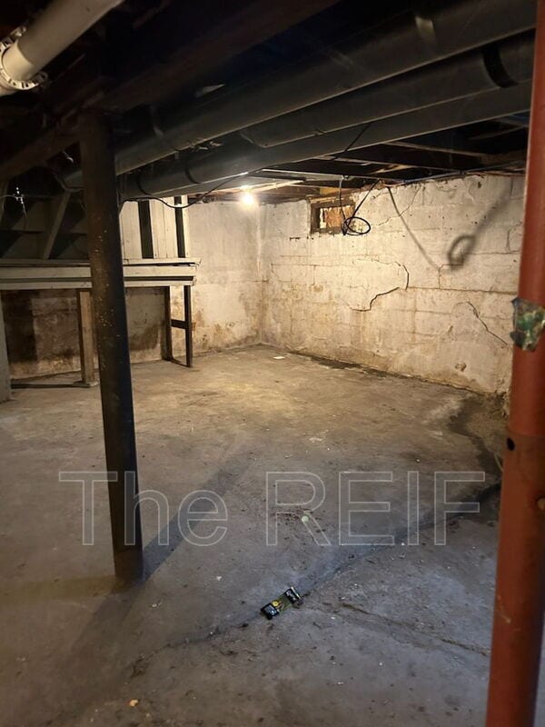 Building Photo - 1082 W Juliah Ave
