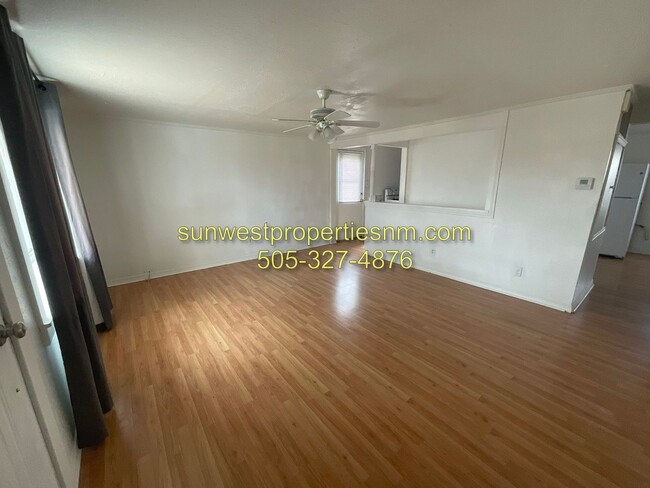 Building Photo - 4 Bed, 2 Bath House in Bloomfield