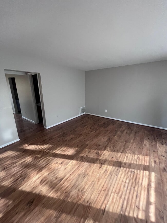 Building Photo - 1761 Addison Rd S