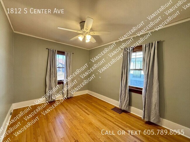 Building Photo - 1812 S Center Ave