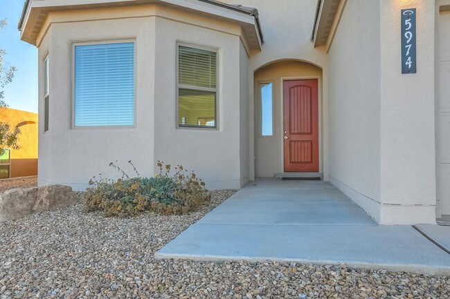 Building Photo - Beautiful Mariposa Home