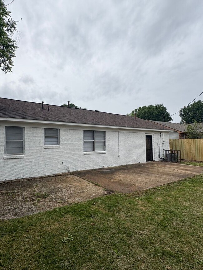 Building Photo - 4212 Cochese Rd