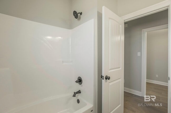 Building Photo - 1562 Fenton Cir