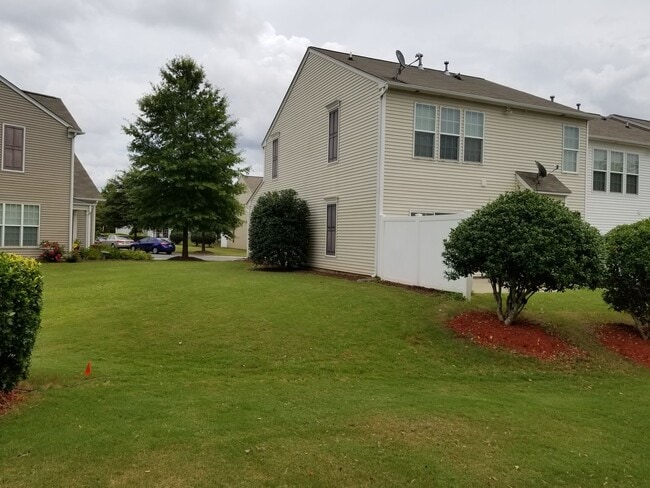 Building Photo - 3BR/2.5BA Townhome in Prim Ballantyne Loca...