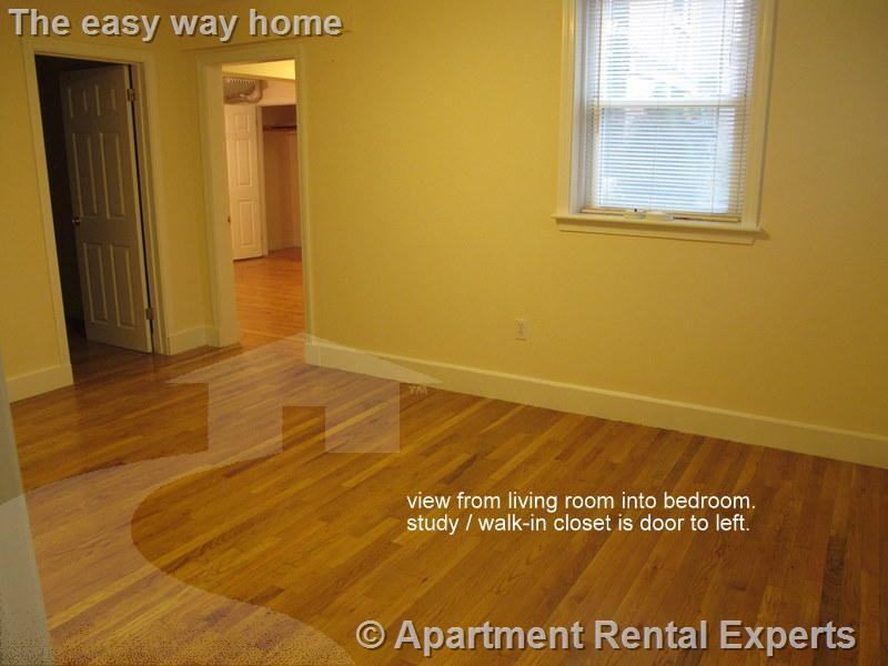 Building Photo - 14 Centre St