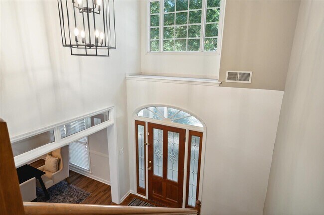 Building Photo - 739 Evans View Ln