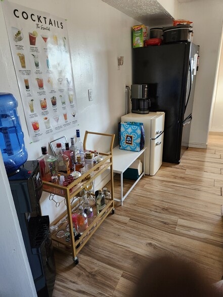Kitchen Hall - 107 5th Ave