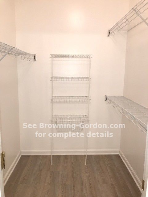 Building Photo - Pristine 2 bedroom that is cute as can be!