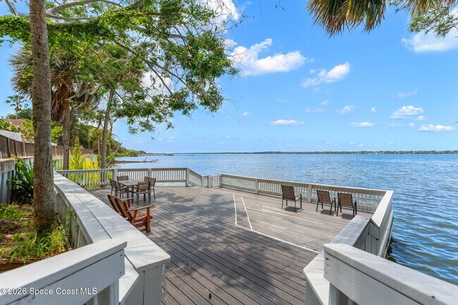 Building Photo - 225 S Tropical Trail