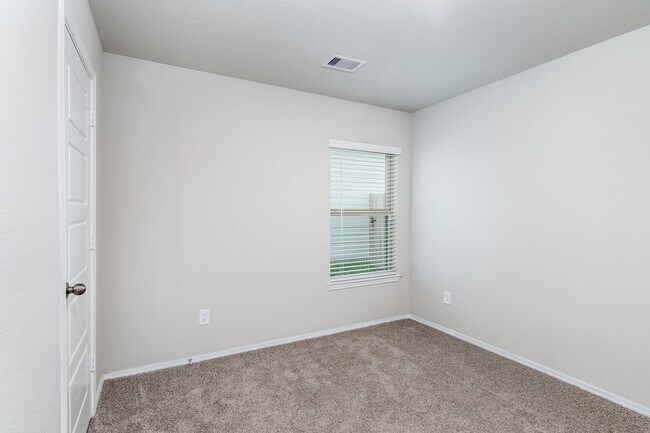 Building Photo - 11599 Lazy Oak Crk Dr