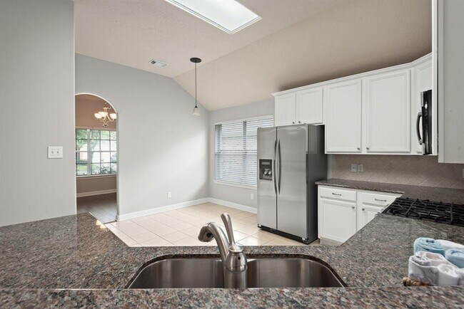 Building Photo - 26873 Armor Oaks Dr