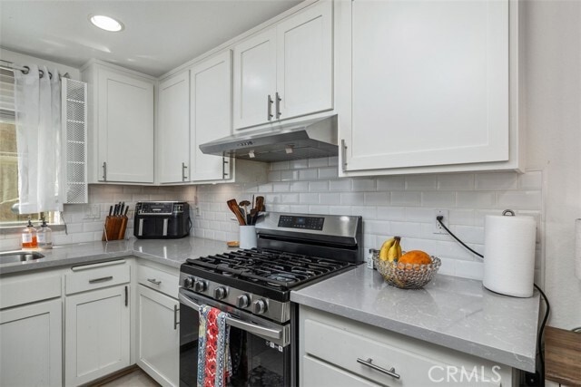 Building Photo - 17906 River Cir